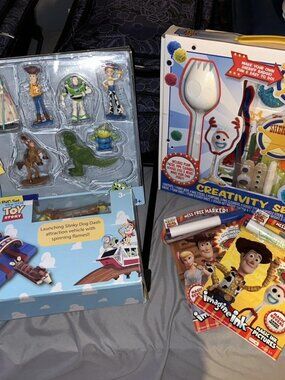 Disney Toy Story Set-slinky Dog racer, Forky Creativity Set, Figure Set, 2 Books